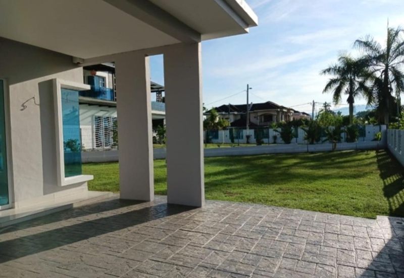Residency Rasah Seremban 2 units of 2 sty adjacent Semi D Gated & guarded Freehold Spacious