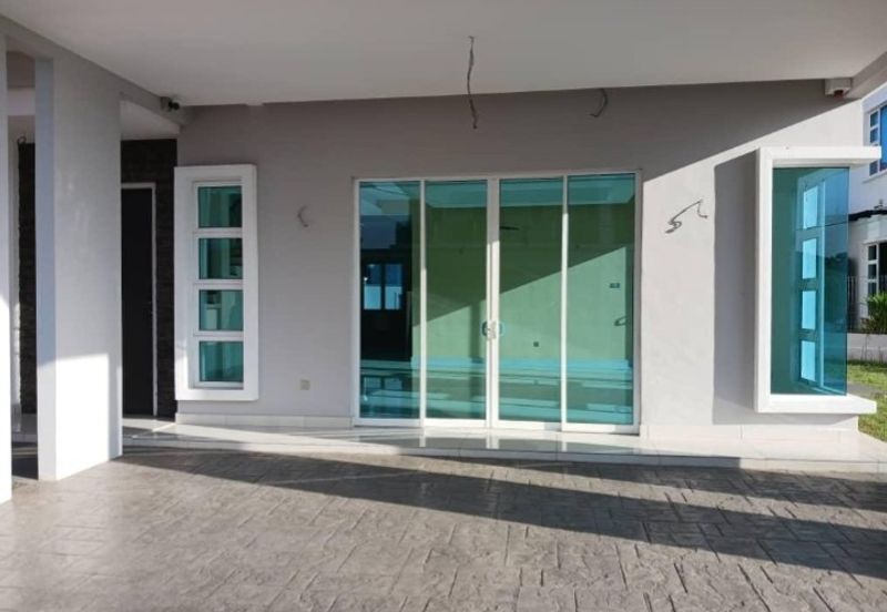 Residency Rasah Seremban 2 units of 2 sty adjacent Semi D Gated & guarded Freehold Spacious