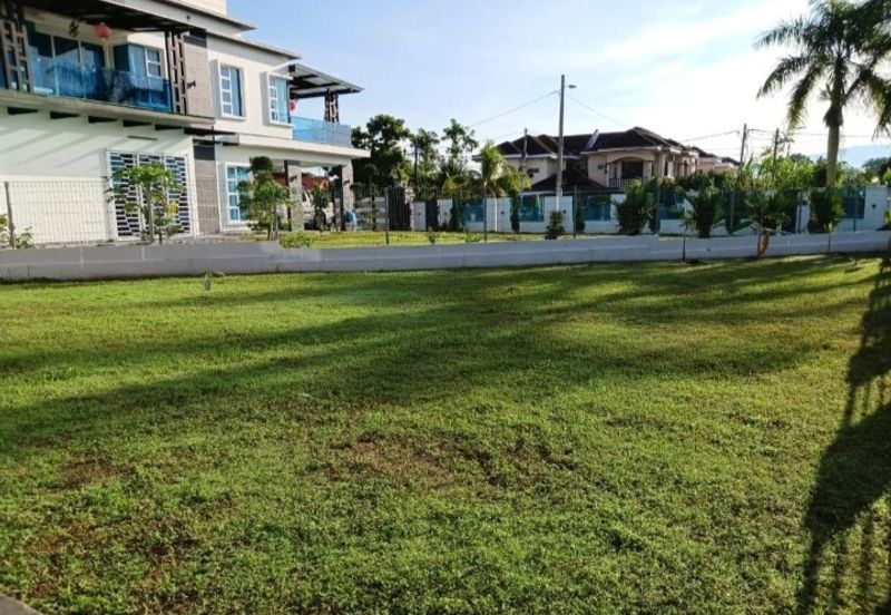 Residency Rasah Seremban 2 units of 2 sty adjacent Semi D Gated & guarded Freehold Spacious