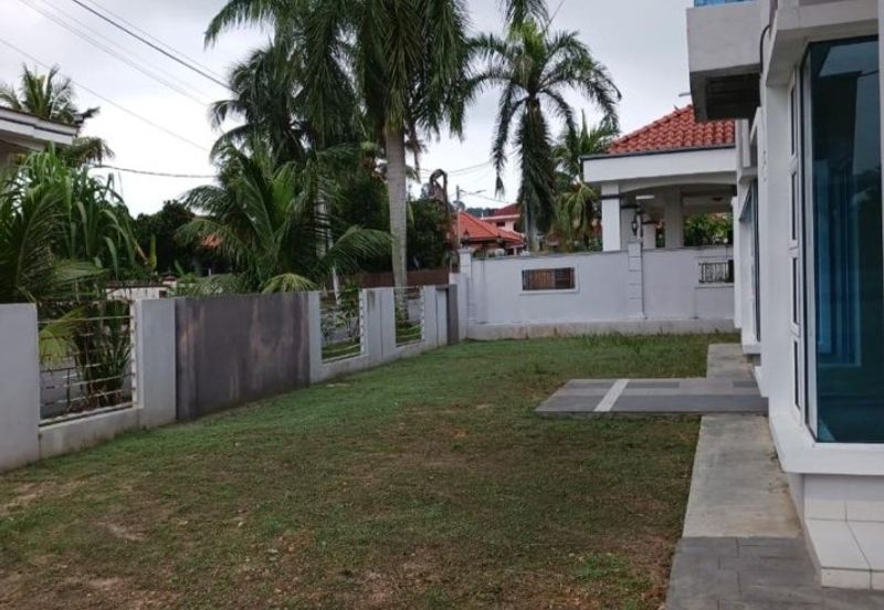 Residency Rasah Seremban 2 units of 2 sty adjacent Semi D Gated & guarded Freehold Spacious