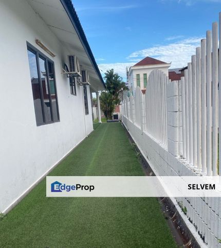 Semi Detached 7r 3b Well maintained Good street Freehold Easy entry & exit, Selangor, Klang