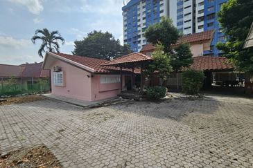 Kampung Tunku