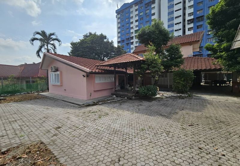 Kampung Tunku