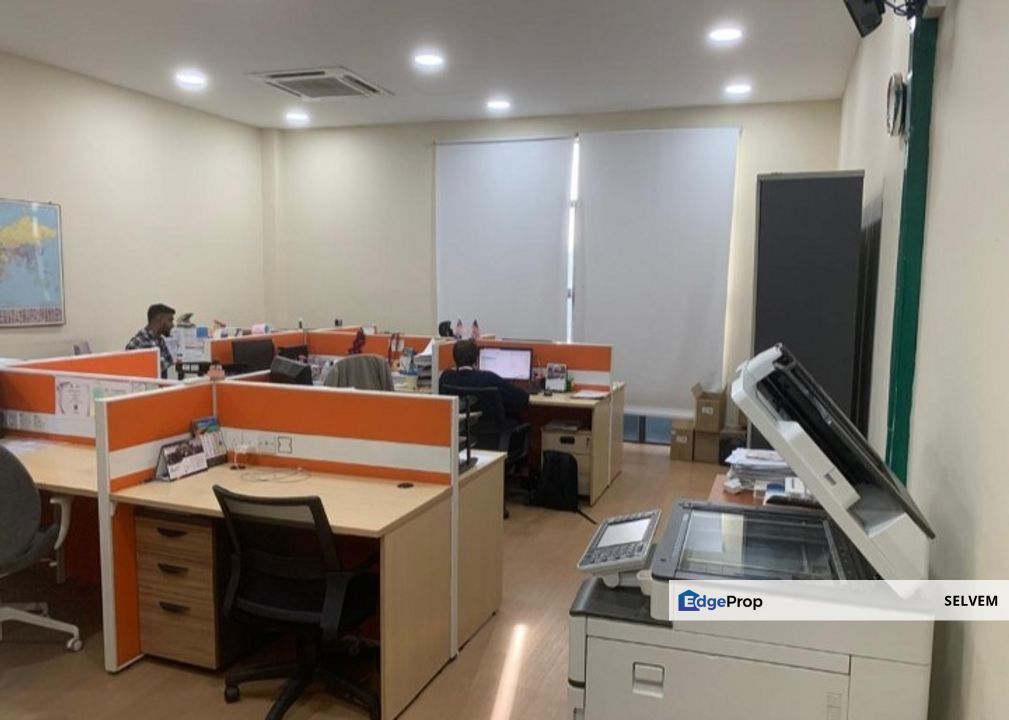 Taman Perindustrian UEP Subang 2.5 storey with lift Freehold Fully furnished, Selangor, Subang Jaya