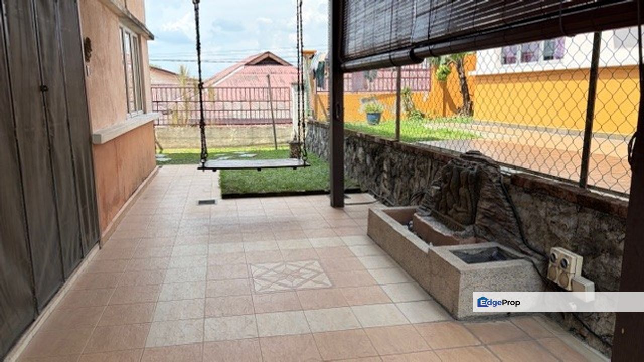 Beautifully Renovated Double Storey Semi-Detached @ Taman Waterfall, Selangor, Rawang
