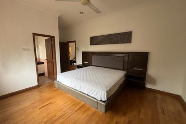 IOI Beverly Row @ IOI Resort City
