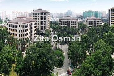 Dataran PHB, Saujana Resort