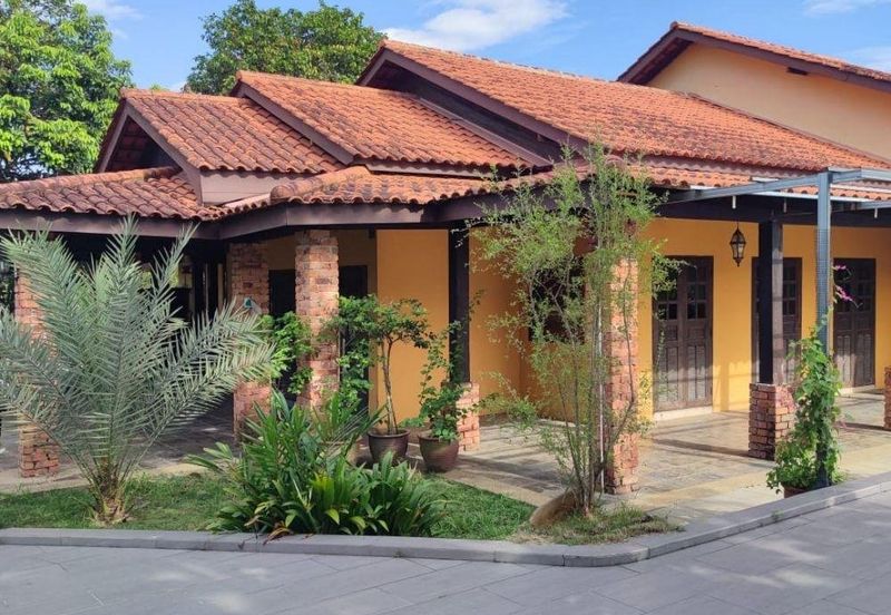 Seksyen U20, bordering Bukit Rahman Putra