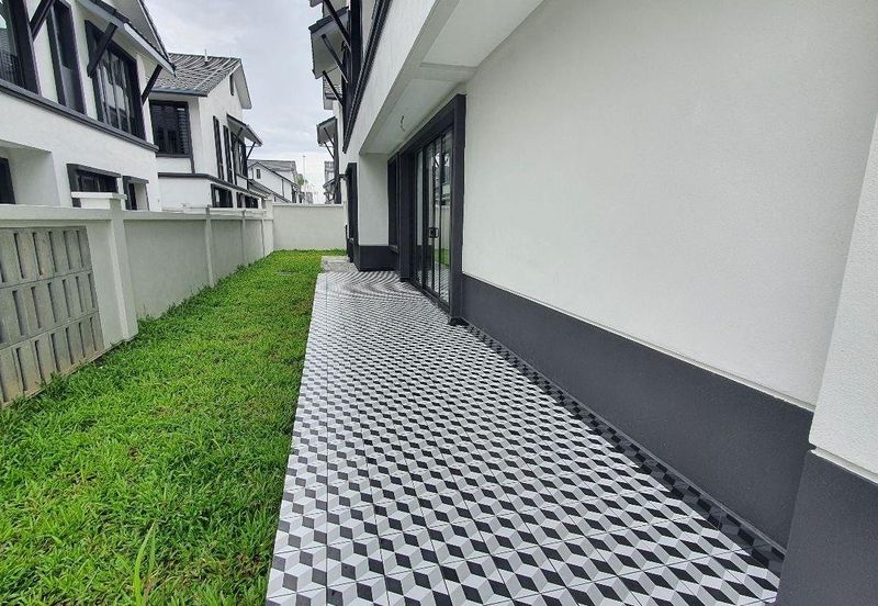 Hevea Elmina Gardens