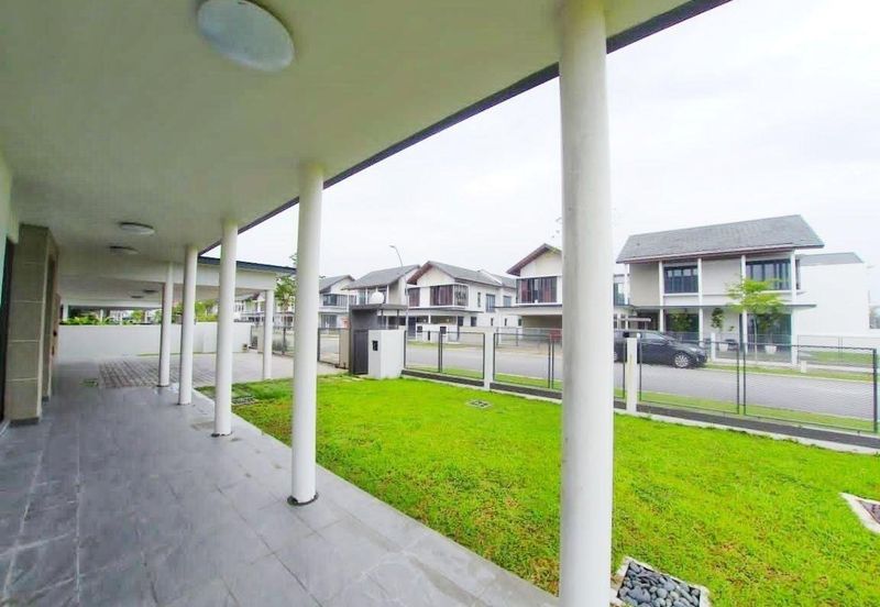 Tiana Elmina Gardens