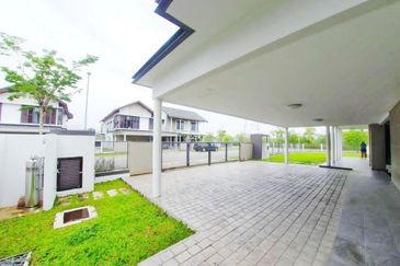 Tiana Elmina Gardens