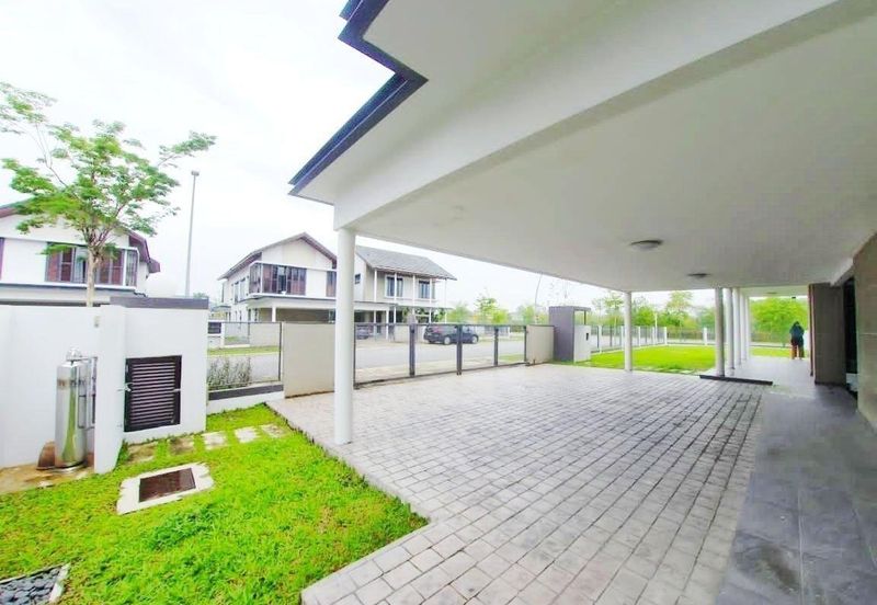 Tiana Elmina Gardens