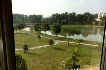 Bandar Tun Hussein Onn