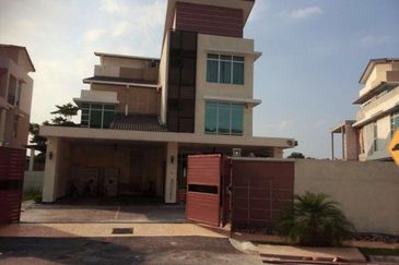 Bandar Tun Hussein Onn