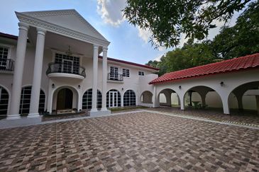 BEAUTIFUL EUROPEAN DESIGNED BUNGALOW IN PJ