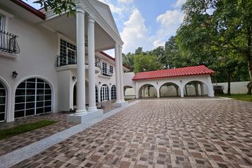 BEAUTIFUL EUROPEAN DESIGNED BUNGALOW IN PJ