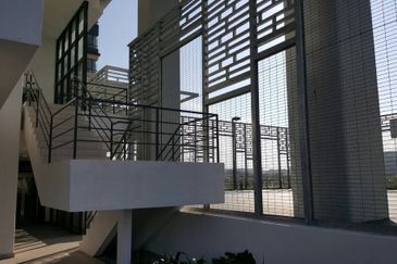 Pandora @ Tropicana Metropark