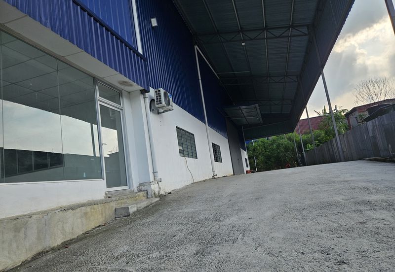 KG BARU SUBANG WAREHOUSE FOR RENT