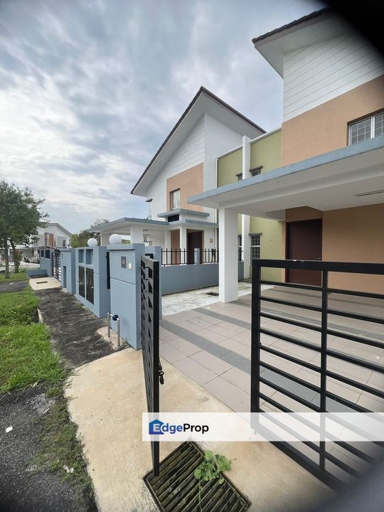 Newly Furbished Semi-D Faces Greeneries, Selangor, Sungai Buloh