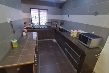 Jalan Spektrum U16 @ Taman Bukit Subang