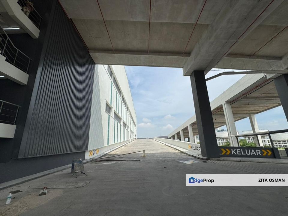 Large Multi-Tier Multi-Tenant Warehouse with Office Space for Rent at Shah Alam , Selangor, Shah Alam