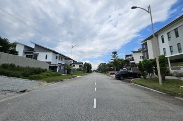 Perdana Lakeview East