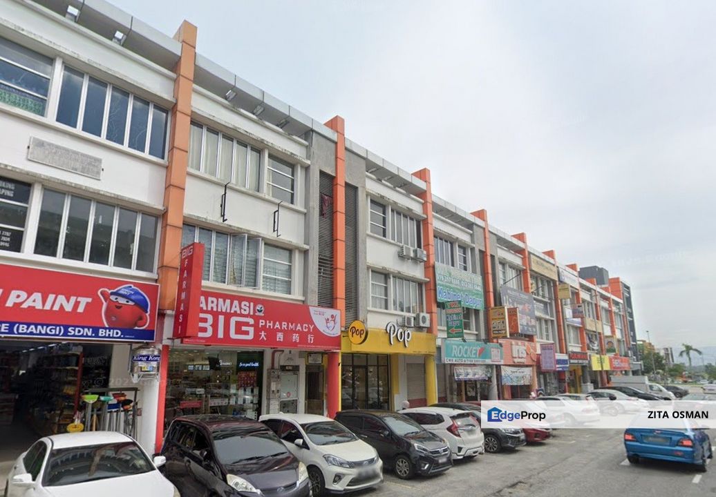 3 Storey End Lot Bandar Seri Putra, Selangor, Bangi