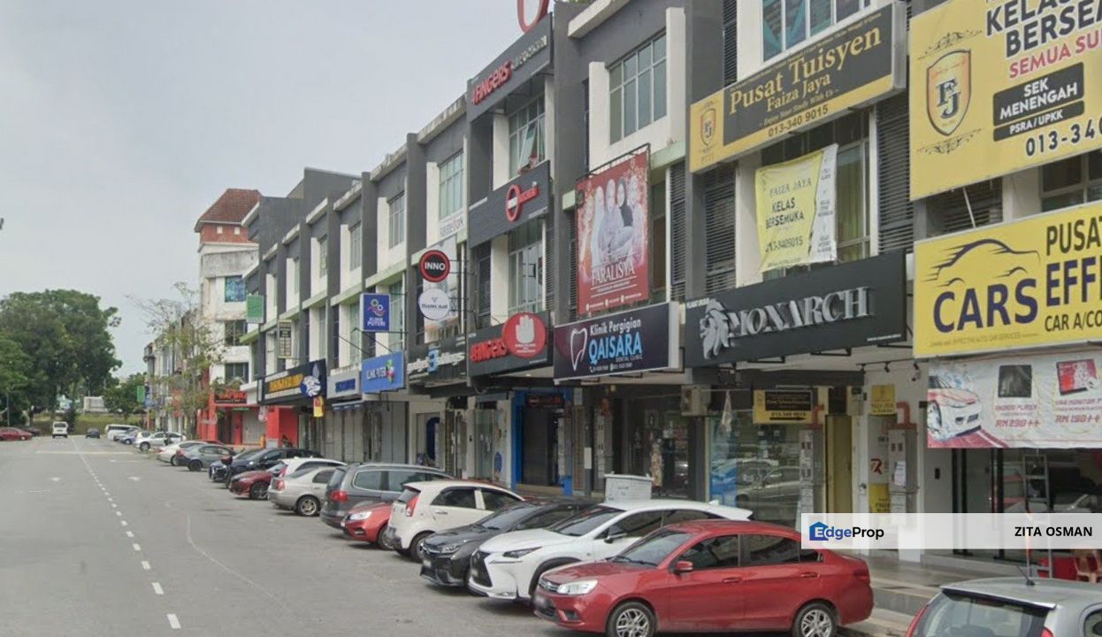 3 Storey End Lot Bandar Seri Putra, Selangor, Bangi