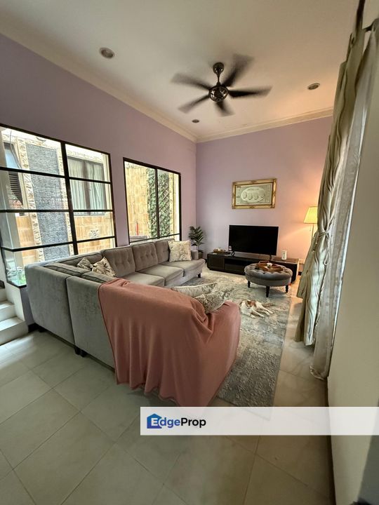 Bukit Jelutong Tropika Beautiful Double Storey Link For Sale, Selangor, Shah Alam