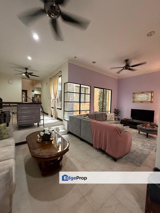 Bukit Jelutong Tropika Beautiful Double Storey Link For Sale, Selangor, Shah Alam