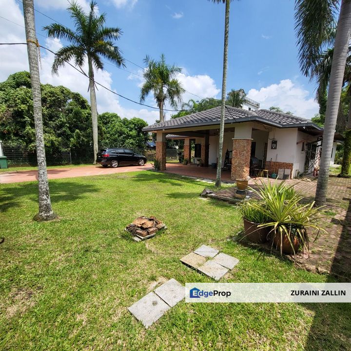 Sungai Ramal Dalam Nice Single Storey Bungalow House alaong Main Road