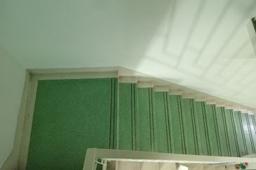 Freehold 2 storey terrace house, near Ong Kim Wee