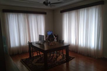 2 Storey Bangalow In Kampung Lapan