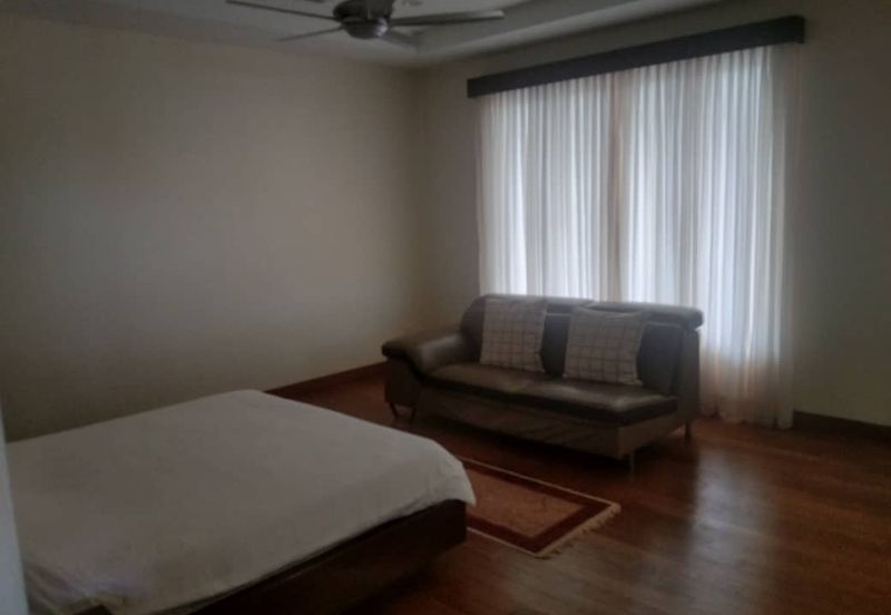 2 Storey Bangalow In Kampung Lapan