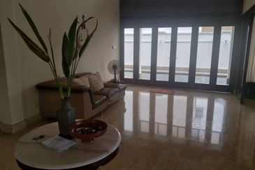 2 Storey Bangalow In Kampung Lapan