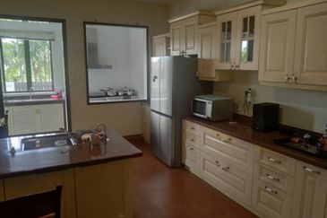 2 Storey Bangalow In Kampung Lapan