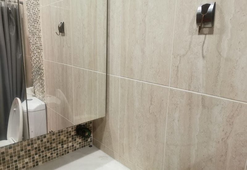 CONDOMINIUM GOLDEN COAST (PANTAI MAS)