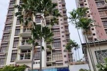 CONDOMINIUM GOLDEN COAST (PANTAI MAS)