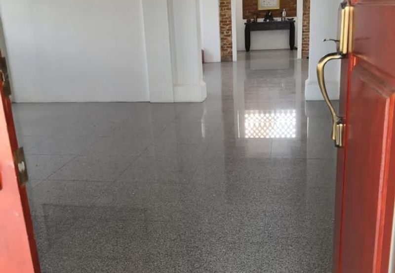 Spacious 3 storey commercial Building  with prime features @ Jalan Limbongan, Melaka