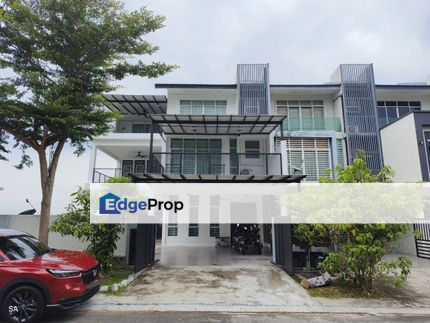 Freehold 3 Storey Terrace Endlot Seksyen 7 Bangi Avenue Kajang, Selangor, Bangi