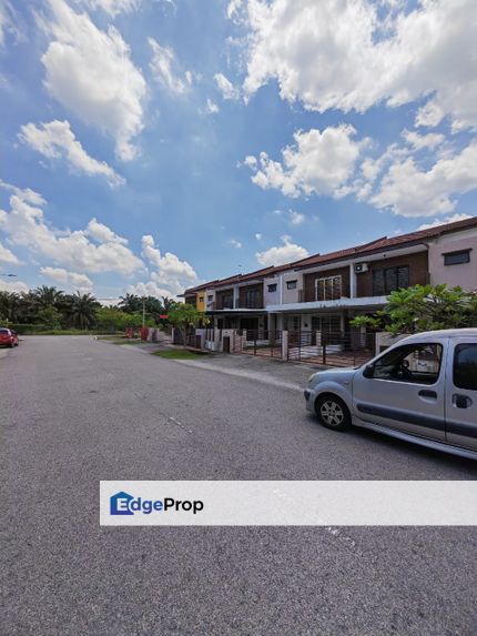 Double Storey Terrace House Taman Saujana KLIA Sepang, Selangor, Sepang