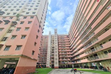 Bandar Tasik Selatan Low Cost Flat