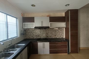 Jalan Spektrum U16 @ Taman Bukit Subang