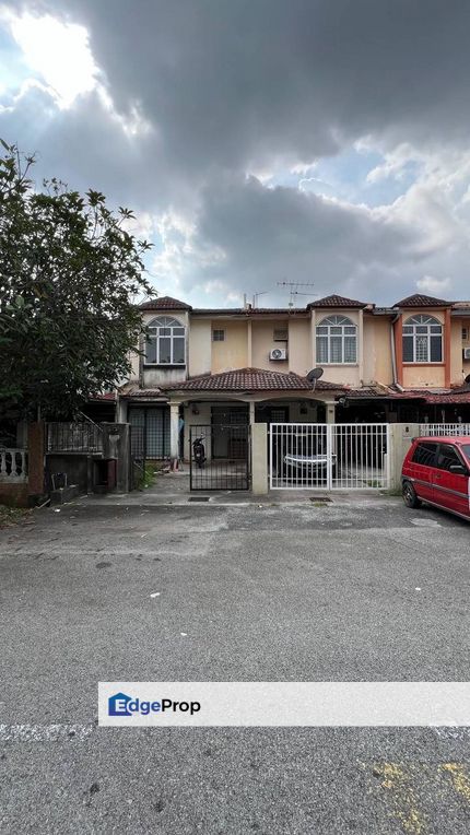 Double Storey Taman Dahlia Salak Tinggi, Selangor, Sepang