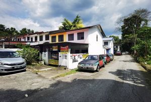 100% Loan Endlot Renovated 2 Storey Terrace House Taman Rawang Perdana ...