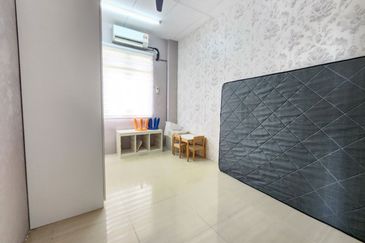 Flat Taman Segar Perdana