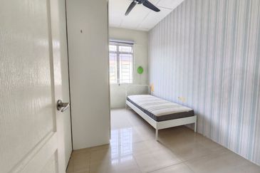 Flat Taman Segar Perdana