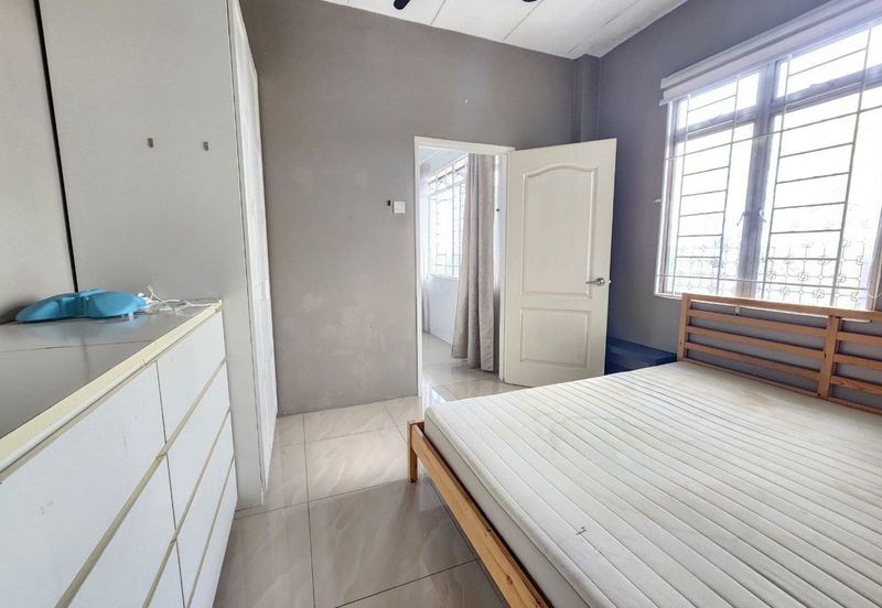 Flat Taman Segar Perdana