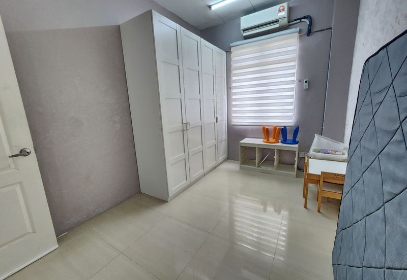 Flat Taman Segar Perdana