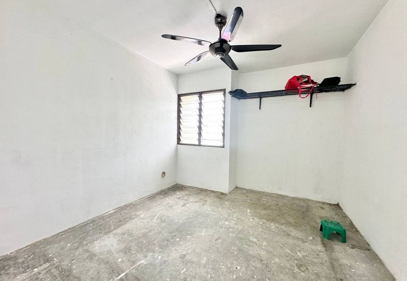 Blok E Flat Desa Pandan KL